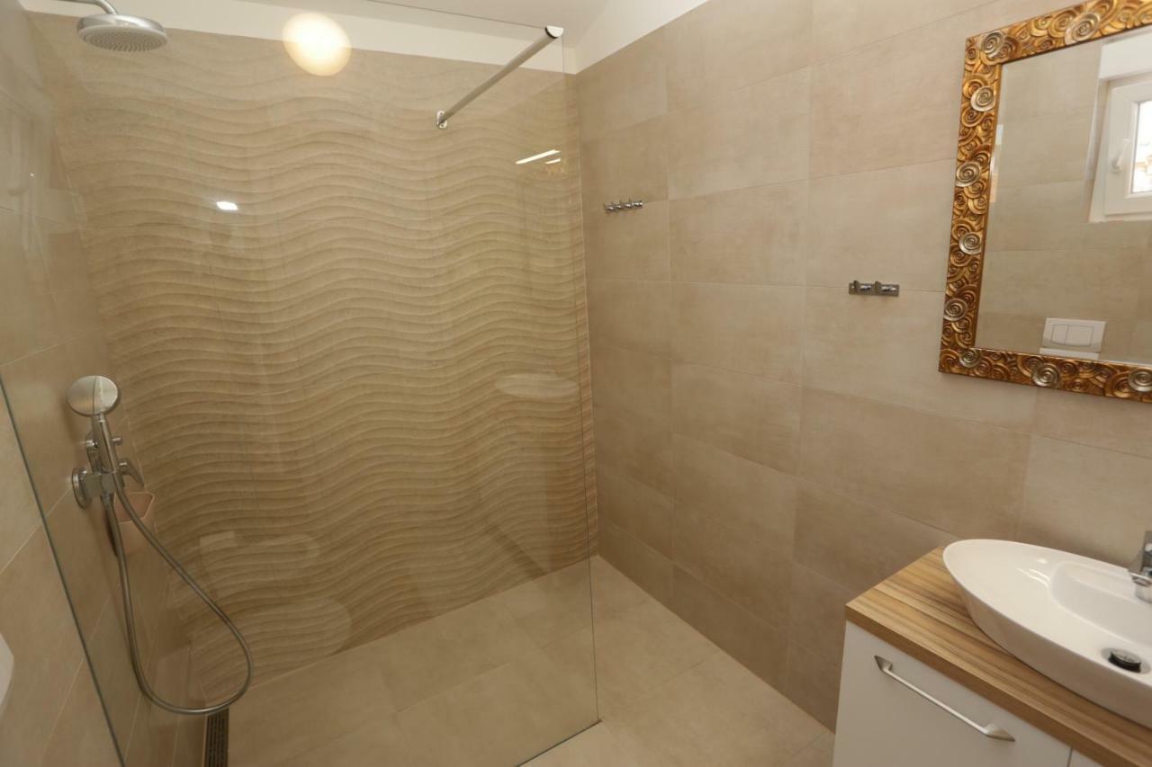 Luxury Villa Lidija Brzac Ngoại thất bức ảnh